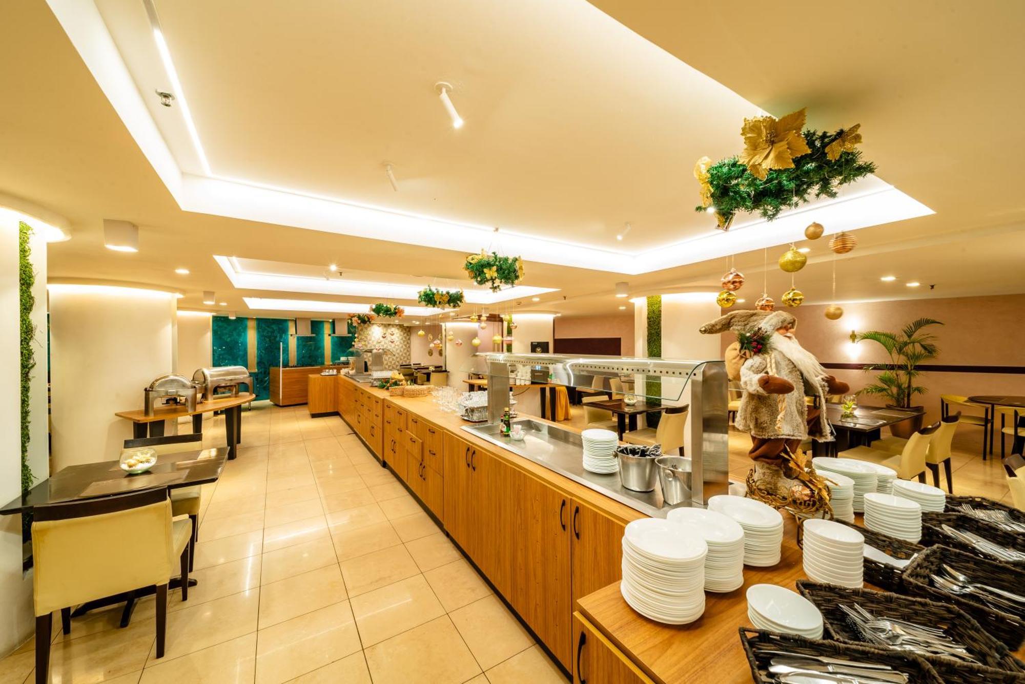 Hotel Oasis Imperial &