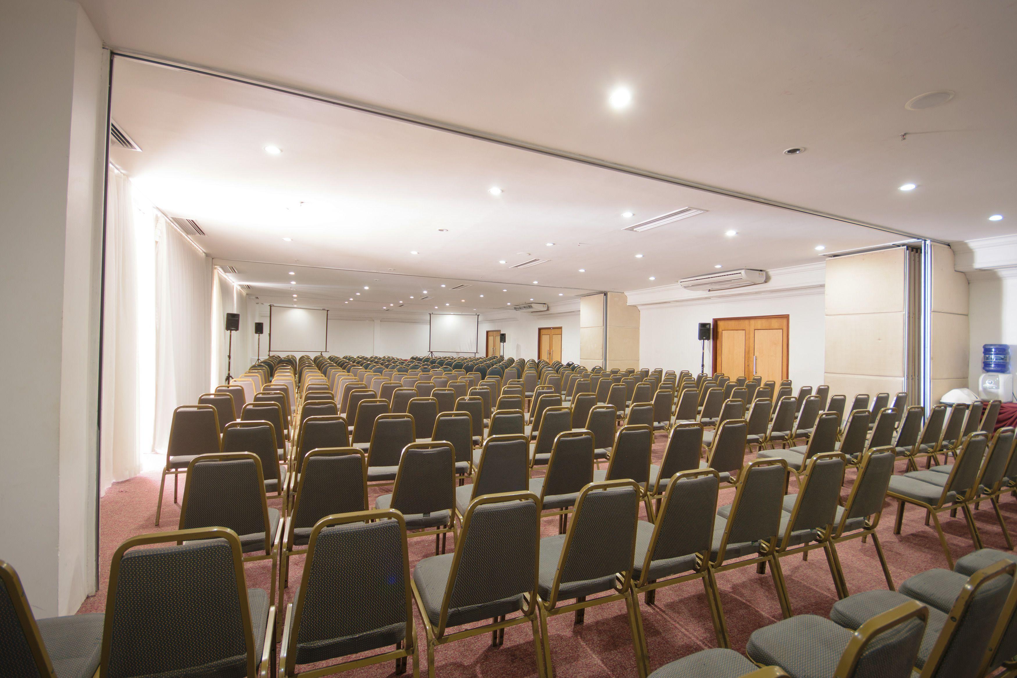 Oasis Imperial & Hotel